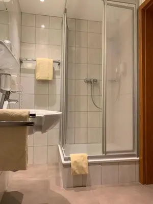 Ein Badezimmer in der Unterkunft Hotel Restaurant Weihenstephaner Stuben