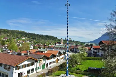 Ein allgemeiner Bergblick oder ein Berglick von der Ferienwohnung aus