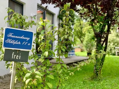 Ein Garten an der Unterkunft Ferienwohnung Riesinger