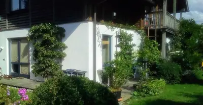 Ein Garten an der Unterkunft Ferienwohnung Riesinger