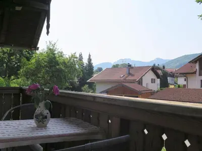 Ein allgemeiner Bergblick oder ein Berglick von der Ferienwohnung aus