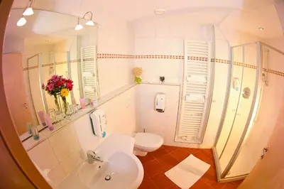 Ein Badezimmer in der Unterkunft Gasthof Messerschmied