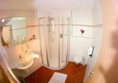 Ein Badezimmer in der Unterkunft Gasthof Messerschmied
