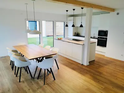 Küche/Küchenzeile in der Unterkunft Chalethaus-Chiemsee - Luxus 268 qm Ferienhaus am Chiemsee - Neubau