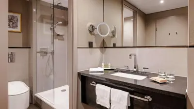 Ein Badezimmer in der Unterkunft Hilton Munich City