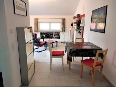 Ein Sitzbereich in der Unterkunft sehr schöne Ferienwohnung in Ebersberg bei München