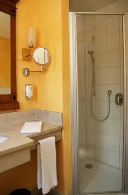Ein Badezimmer in der Unterkunft Stadthotel Herzog Ludwig