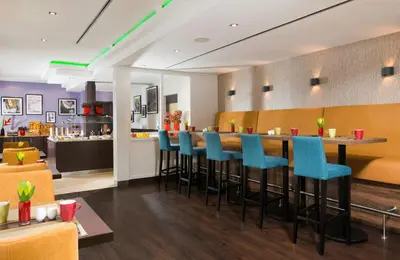 Getränke in der Unterkunft Leonardo Hotel München City Center