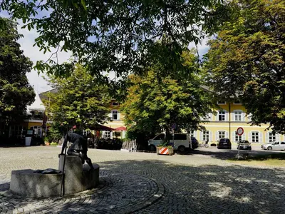 Ein Garten an der Unterkunft Hotel Endorfer Hof