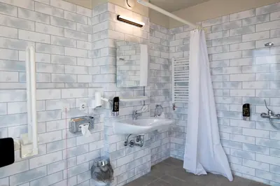 Ein Badezimmer in der Unterkunft a&o München Hackerbrücke