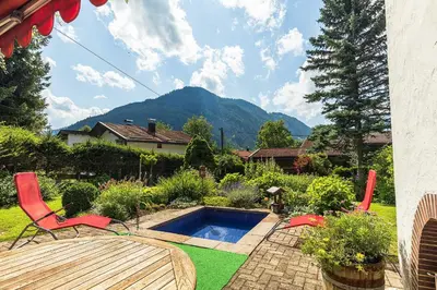 Ein allgemeiner Bergblick oder ein Berglick von der Ferienwohnung aus