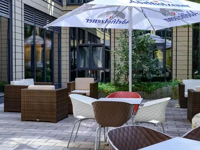 Ein Sitzbereich in der Unterkunft ibis München Parkstadt Schwabing