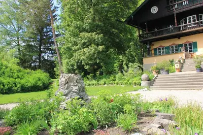 Ein Garten an der Unterkunft Villa Zollhaus Bed & Breakfast