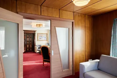 Ein Sitzbereich in der Unterkunft Atlas Posthotel