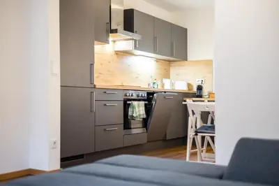 Küche/Küchenzeile in der Unterkunft Arbio I Cozy Apartments Augsburg-Lechhausen
