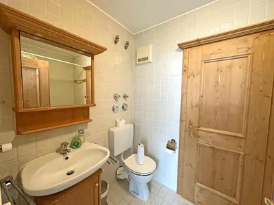 Ein Badezimmer in der Unterkunft Gschwendtnerhof App22 Böhm