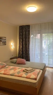 Ein Bett oder Betten in einem Zimmer der Unterkunft Hotelpension zum Gockl