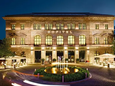 Das Gebäude in dem sich das Hotel befindet