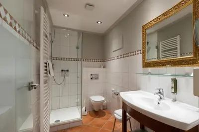 Ein Badezimmer in der Unterkunft Hotel Goldene Sonne