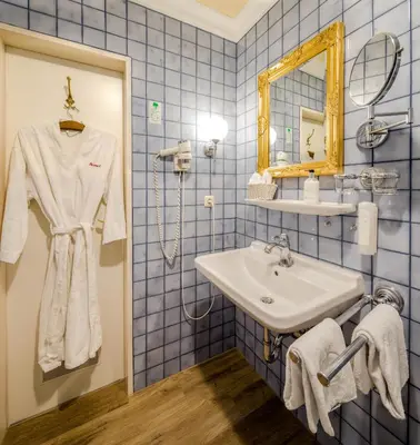 Ein Badezimmer in der Unterkunft Simones Hotel Fürstenhof