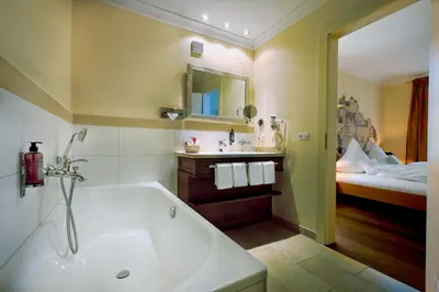 Ein Badezimmer in der Unterkunft Simones Hotel Fürstenhof