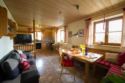 Ein Sitzbereich in der Unterkunft Ferienwohnung Mohnblume