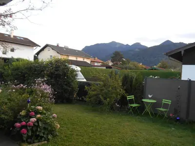 Ein allgemeiner Bergblick oder ein Berglick von der Ferienwohnung aus