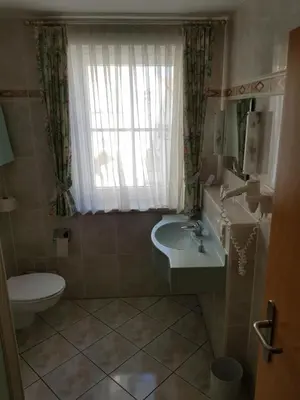 Ein Badezimmer in der Unterkunft Hotel Gasthof Specht