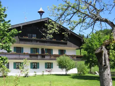 Ein Garten an der Unterkunft Gschwendtnerhof App9 Hoffmann