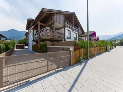 Ein allgemeiner Bergblick oder ein Berglick von der Ferienwohnung aus