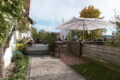 Ein Garten an der Unterkunft Hörger Biohotel und Tafernwirtschaft