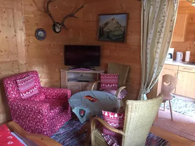 TV/Unterhaltungsangebot in der Unterkunft Blockhaus-Traum Huber