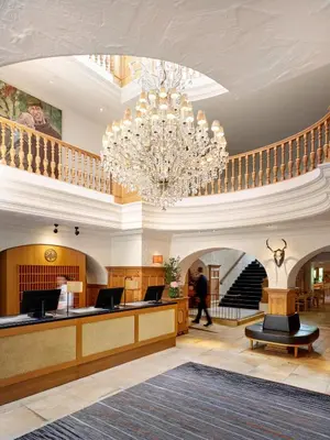 Lobby/Rezeption in der Unterkunft Spa & Resort Bachmair Weissach, LUXURY FAMILY RESORT