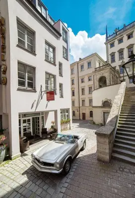 Das Gebäude in dem sich das Hotel befindet
