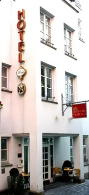 Das Gebäude in dem sich das Hotel befindet