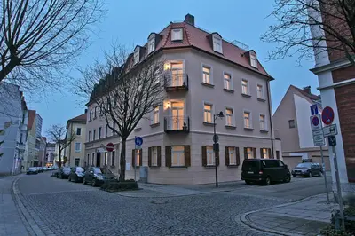 Das Gebäude in dem sich das Hotel befindet