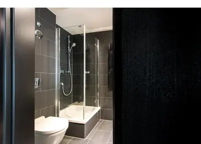 Ein Badezimmer in der Unterkunft La Mansion Vi Vadi Hotel