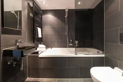 Ein Badezimmer in der Unterkunft La Mansion Vi Vadi Hotel
