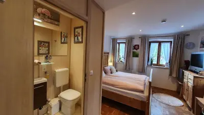 TV/Unterhaltungsangebot in der Unterkunft Gästezimmer Vogtareuth Rinser