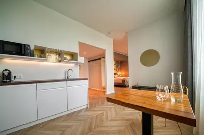 Küche/Küchenzeile in der Unterkunft Vienna House Easy by Wyndham Augsburg