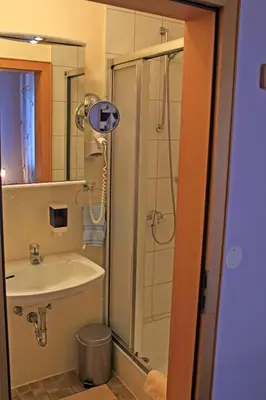 Ein Badezimmer in der Unterkunft Land-gut-Hotel Gasthof Waldschänke