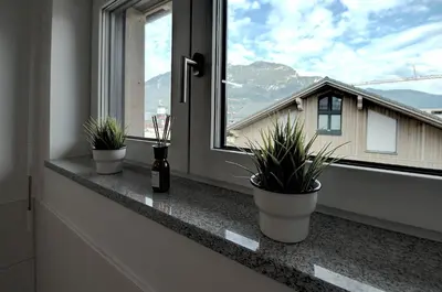 Ein allgemeiner Bergblick oder ein Berglick von der Ferienwohnung aus