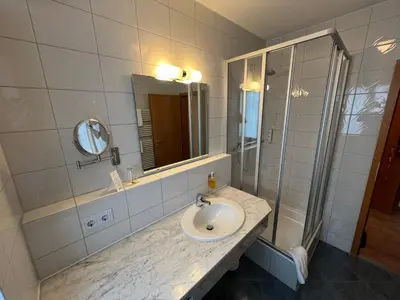Ein Badezimmer in der Unterkunft Hotel garni St.Georg