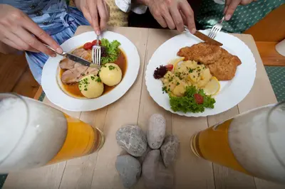 Essen im Hotel oder in der Nähe