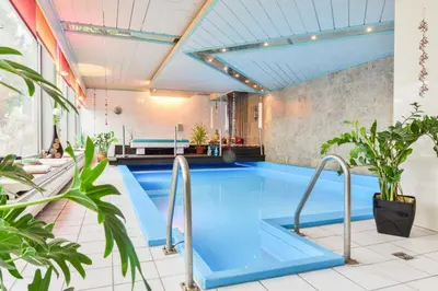 Der Swimmingpool an oder in der Nähe von Bavaria Hotel