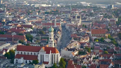Ein allgemeiner Blick auf Augsburg oder ein Stadtblick von des Hotels aus