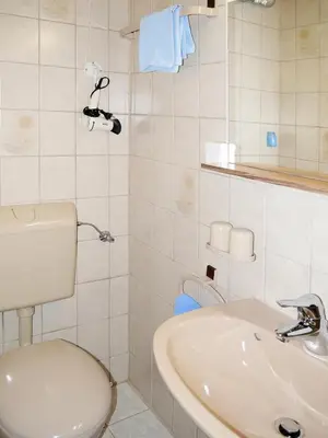 Ein Badezimmer in der Unterkunft Gästehaus Alfred Klais