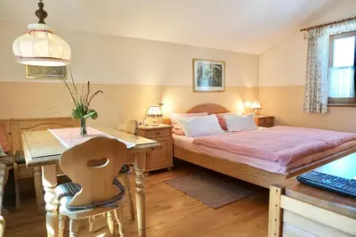 Ein Bett oder Betten in einem Zimmer der Unterkunft Ferienwohnung Dehnert