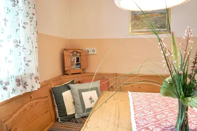 Ein Sitzbereich in der Unterkunft Ferienwohnung Dehnert