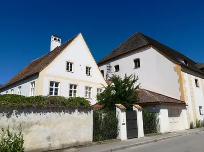 Das Gebäude in dem sich die Ferienwohnung befindet